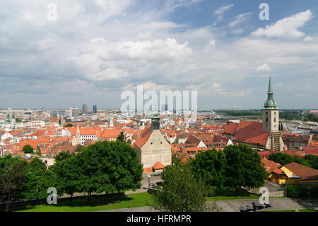 Bratislava (Preßburg): Blick von der Burg auf die Altstadt mit dem Martins Dom und die Donau,,, Slowakei Stockfoto