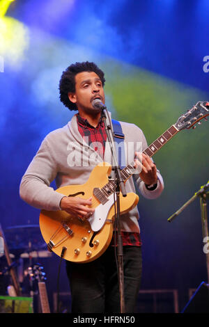 JEREMIE Gitarre zu spielen an Kanadas 150 Jahr Geburtstag Feier-Victoria, British Columbia, Kanada. Stockfoto