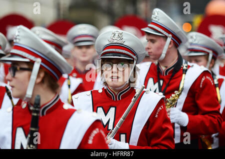 Die Mount Horeb High School Marching Band umfasst alle Schüler in drei Konzertbands der Klassen 9 bis 12 in London, Großbritannien Stockfoto