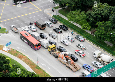 Luftaufnahme von Fahrzeugen im Straßenverkehr Stockfoto