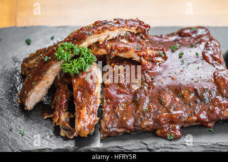 Gegrillte gegrilltes Schweinefleisch Baby Back Ribs, Nahaufnahme Stockfoto