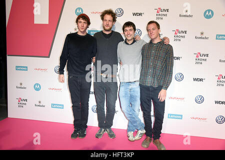 1Live Krone Award beim Jahrhunderhalle - Ankünfte Featuring: AnnenMayKantereit wo: Bochum, Deutschland wenn: 1. Dezember 2016 Stockfoto