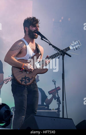 Fohlen spielt Glastonbury Festival, Pilton. auf 24.06.2016. Im Bild: Yannis Philippakis. Stockfoto