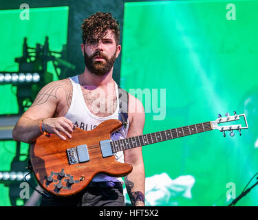 Fohlen spielt Glastonbury Festival, Pilton. auf 24.06.2016. Im Bild: Yannis Philippakis. Stockfoto