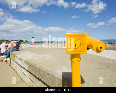 Gelben Meer Teleskop Scarborough North Yorkshire Coast UK britische Sommerurlaub am Meer Stockfoto