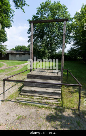 Den Galgen, wo Häftlinge wurden aufgehängt und auch der Lagerkommandanten des KZ Auschwitz, Rudolf Hoss wurde wegen Kriegsverbrechen hingerichtet 1947 am Stockfoto