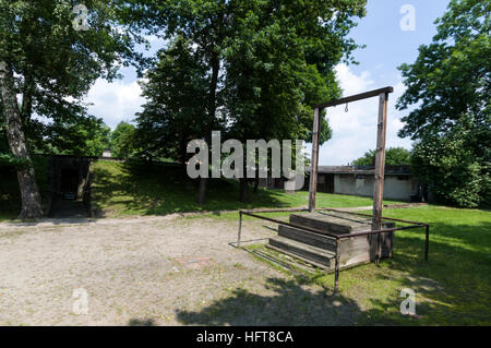 Den Galgen, wo Häftlinge wurden aufgehängt und auch der Lagerkommandanten des KZ Auschwitz, Rudolf Hoss wurde wegen Kriegsverbrechen hingerichtet 1947 am Stockfoto