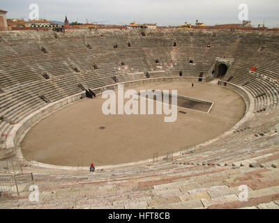 Arena von Verona, das gut erhaltene römische Amphitheater in Verona, Italien Stockfoto