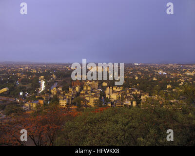 Pune-Stadt bei Nacht, Indien Stockfoto