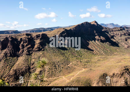 Ansichten von Degollada De Las Yeguas, einer der vulkanischen Berge auf Gran Canaria. Stockfoto