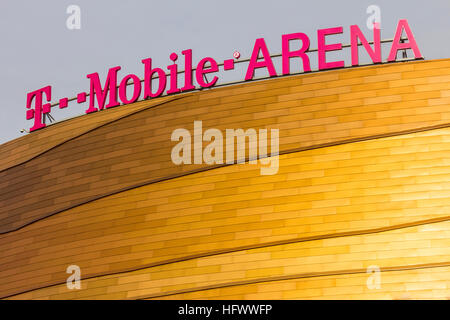 Las Vegas - ca. Dezember 2016: Der T-Mobile Arena am Strip. T-Mobile Arena ist die Heimat von der NHL Golden Knights ich Stockfoto