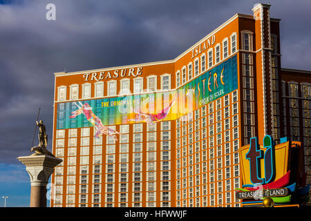 Las Vegas - ca. Dezember 2016: Treasure Island Hotel and Casino auf dem Strip. TI ist im Besitz und betrieben von Immobilieninvestor Phil Ruffin ich Stockfoto