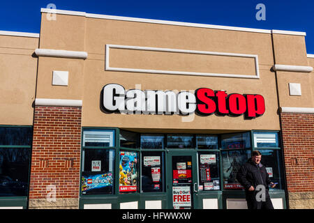 Lafayette - ca. Dezember 2016: GameStop Strip Mall Lage. GameStop ist ein Videospiel und Elektronik Händler IV Stockfoto