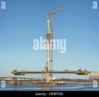 Mersey Gateway-Projekt - die neue Runcorn Widnes Brücke über den Fluss Mersey von West Bank, Widnes gebaut. Stockfoto