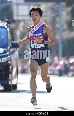 Kanagawa, Japan. 3. Januar 2017. Akito Terui (Leichtathletik): Die 93. Hakone Ekiden, Tokyo-Hakone hin-und Rückfahrt College Ekiden Rennen, 10. Abschnitt in Kanagawa, Japan. © AFLO/Alamy Live-Nachrichten Stockfoto