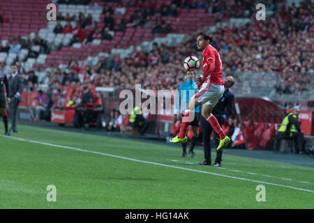 Lissabon, Portugal. 3. Januar 2017. 3. Januar 2017. Lissabon, Portugal. Benfica Verteidiger aus Portugal Yuri Ribeiro (95) in Aktion während der Spiel SL Benfica V FC Vizela © Alexandre de Sousa/Alamy Live News Stockfoto