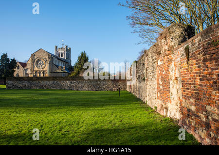 Ein Blick auf die historische Waltham Abbey Kirche in Waltham Abbey, Essex. Stockfoto