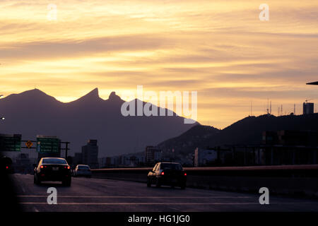 Foto von Cerro De La Silla Berg in Monterrey Mexiko-Stadt Stockfoto