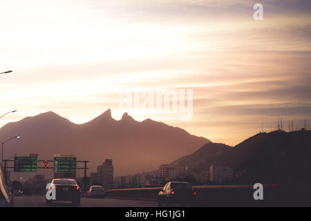 Foto von Cerro De La Silla Berg in Monterrey Mexiko-Stadt Stockfoto