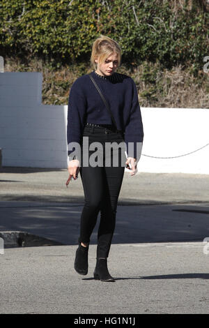 Chloë Grace Moretz Ankunft in einem Salon in Beverly Hills, Kalifornien.  Mitwirkende: Chloë Grace Moretz, Chloe Grace Moretz wo: Beverly Hills, Kalifornien, Vereinigte Staaten, wann: 2. Dezember 2016 Stockfoto