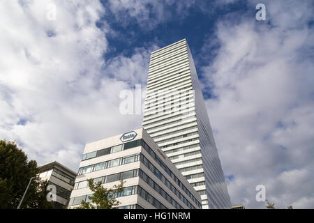 Basel, Schweiz - 20. Oktober 2016: Der Roche-Turm in der Zentrale des Pharmakonzerns Roche Stockfoto