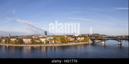 24. Oktober 2016 - Basel, Schweiz: Panoramablick über die Stadt und den Rhein Stockfoto
