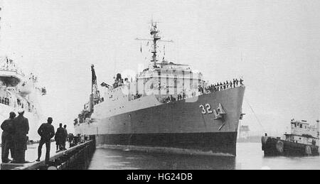 USS Spiegel Grove (LSD-32) Rückkehr aus dem Einsatz im Jahr 1971 Stockfoto