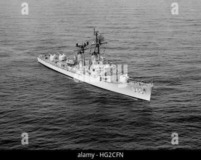 USS Hull (DD-945) im Gange auf dem Meer auf 8. März 1960 Stockfoto