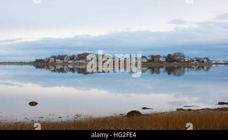 Rumpf Ufergegendhäuser vom Ufer des Ende-Park der Welt angesehen. Stockfoto