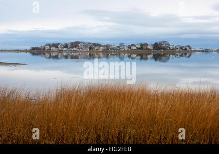 Rumpf Ufergegendhäuser vom Ufer des Ende-Park der Welt angesehen. Stockfoto