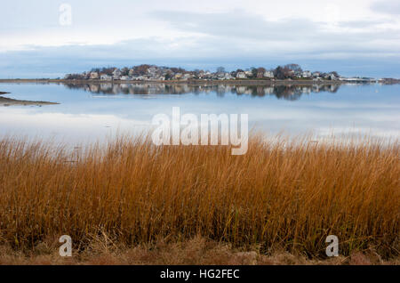 Rumpf Ufergegendhäuser vom Ufer des Ende-Park der Welt angesehen. Stockfoto