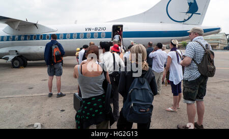 Passagiere an Bord Vietnam Airlines ATR-72 Flugzeugen Stockfoto