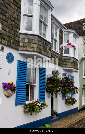 Bunte, Schiefer geflieste Ferienhaus Detail, Bayard Bucht Quay, Dartmouth, Devon, England. Stockfoto