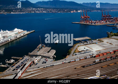 Hochschuss Seabus Terminal und Fähre - Vancouver, Kanada Stockfoto