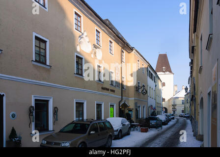 Krems an der Donau: Altstadt vom Stadtteil Stein mit dem Kremser Tor, Wachau, Niederösterreich, Niederösterreich, Österreich Stockfoto