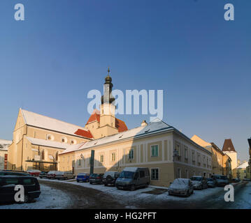 Krems an der Donau: Altstadt aus dem Dorf Stein mit Kirche Minoritenkirche, Wachau, Niederösterreich, Niederösterreich, Österreich Stockfoto