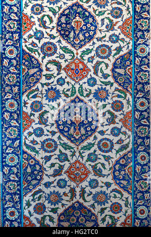 Iznik Fliesen Platten, 16. Jahrhundert, des Sultans Gebetsraum, Selimiye Moschee in Edirne, Türkei Stockfoto