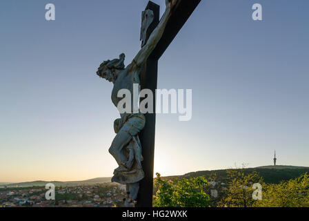 Pécs (Fünfkirchen): Kruzifix auf dem Havi-Hügel am Anfang des Mecsek-Gebirges, Baranya, Ungarn Stockfoto