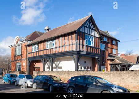 Welbeck Hall, ein mock Tudor (aka Tudor Revival) Gebäude in West Bridgford, Nottinghamshire, England, UK Stockfoto