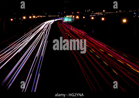 Eine Nachtaufnahme vom highway Stockfoto