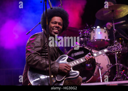 Alex Cuba im 150-Jahr-Geburtstag Kanadas Gitarrespielen-Victoria British Columbia, Kanada. Stockfoto