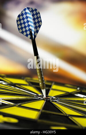 Dart im bullseye Stockfoto