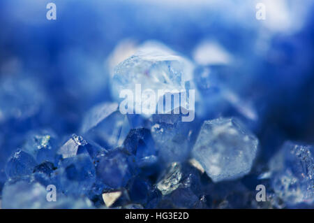 Dunkel Blau Kristall, natürliche Natur Mineral, Textur Stein. Makro Stockfoto