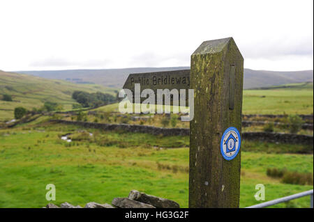 Öffentliche reitweg Pfad in den Yorkshire Dales National Park nach buckden Stockfoto