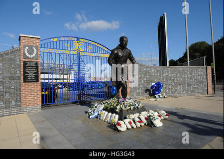 Statue von William Ralph Dixie Dean außerhalb Everton Football club Stockfoto