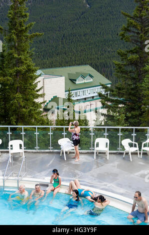 Die Aussicht in Banff Upper Hot Springs in Banff Nationalpark - Alberta, Kanada Stockfoto