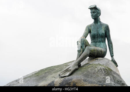 Das "Girl in einem Nasstauchanzug" Skulptur von Elek Imredy (1972), Stanley Park, Vancouver, BC, Kanada Stockfoto