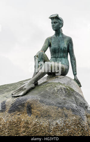 Das "Girl in einem Nasstauchanzug" Skulptur von Elek Imredy (1972), Stanley Park, Vancouver, BC, Kanada Stockfoto