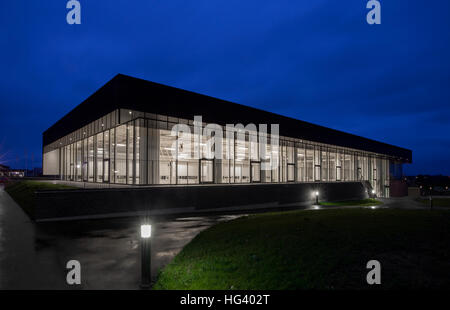 Die neue Sporthalle für Campus Ringsted, südlich von Kopenhagen nutzt das enorme Potenzial, verschiedene Funktionen zu orchestrieren Stockfoto