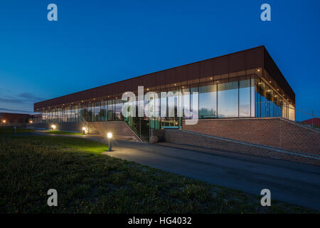 Die neue Sporthalle für Campus Ringsted, südlich von Kopenhagen nutzt das enorme Potenzial, verschiedene Funktionen zu orchestrieren Stockfoto